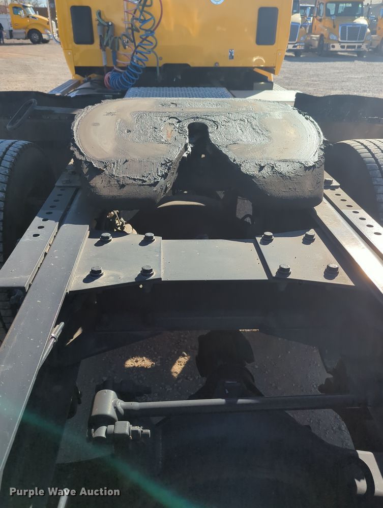 image for item OD9118 2019 Kenworth T680  semi truck