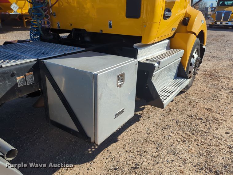 image for item OD9118 2019 Kenworth T680  semi truck