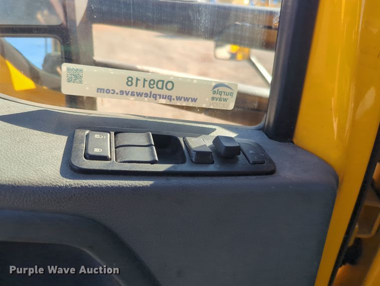 image for item OD9118 2019 Kenworth T680  semi truck