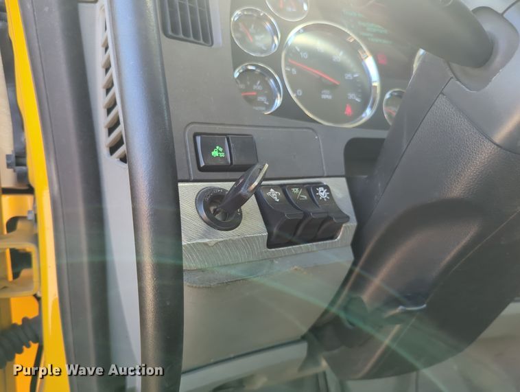 image for item OD9118 2019 Kenworth T680  semi truck