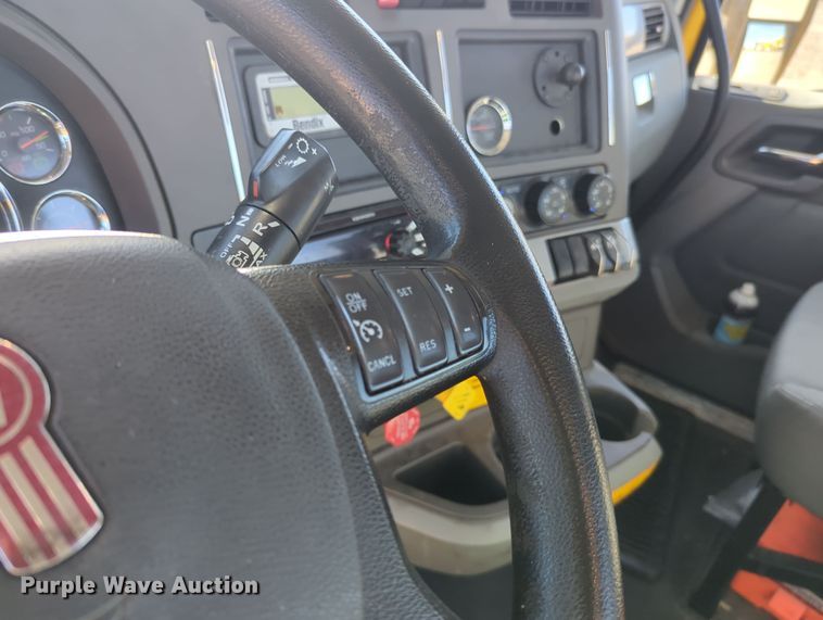 image for item OD9118 2019 Kenworth T680  semi truck