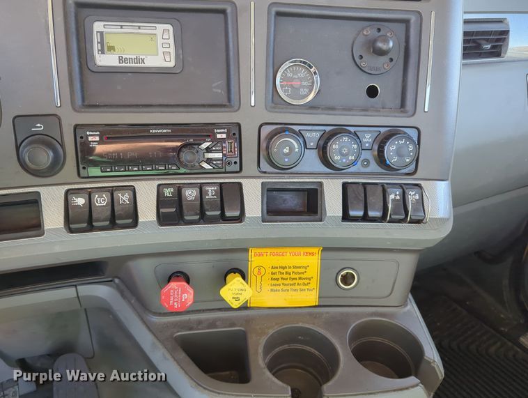 image for item OD9118 2019 Kenworth T680  semi truck