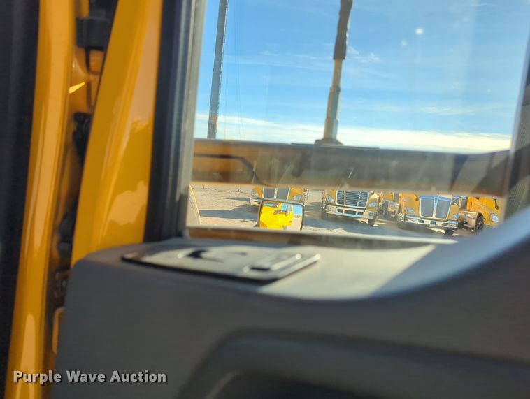 image for item OD9118 2019 Kenworth T680  semi truck