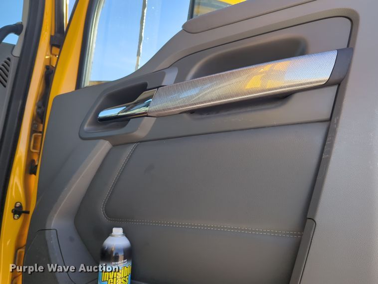 image for item OD9118 2019 Kenworth T680  semi truck