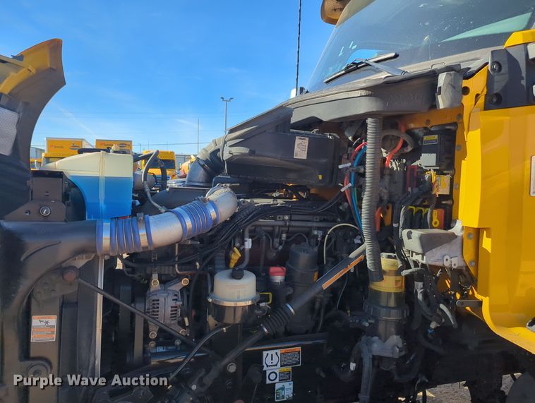 image for item OD9118 2019 Kenworth T680  semi truck