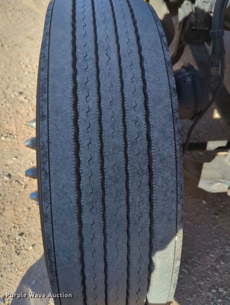 image for item OD9118 2019 Kenworth T680  semi truck