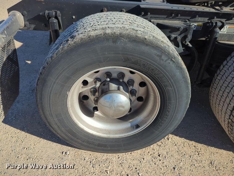 image for item OD9118 2019 Kenworth T680  semi truck