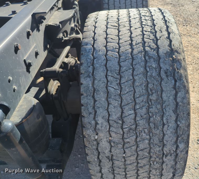 image for item OD9118 2019 Kenworth T680  semi truck