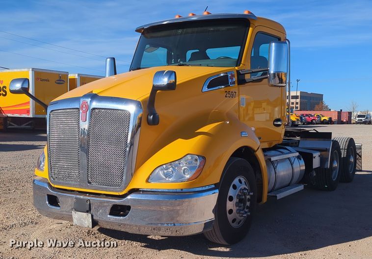 image for item OD9119 2019 Kenworth T680 semi truck
