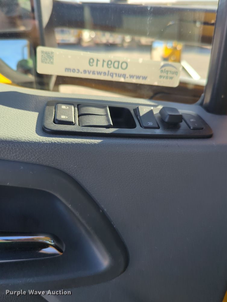 image for item OD9119 2019 Kenworth T680 semi truck