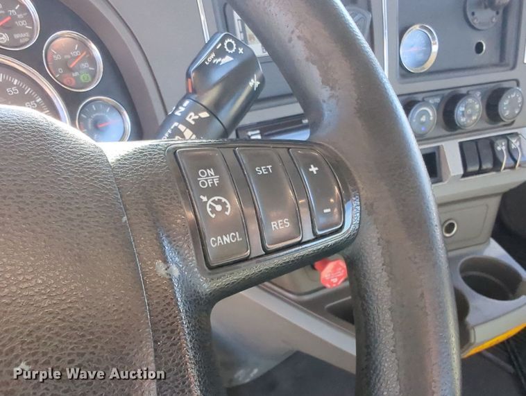 image for item OD9119 2019 Kenworth T680 semi truck