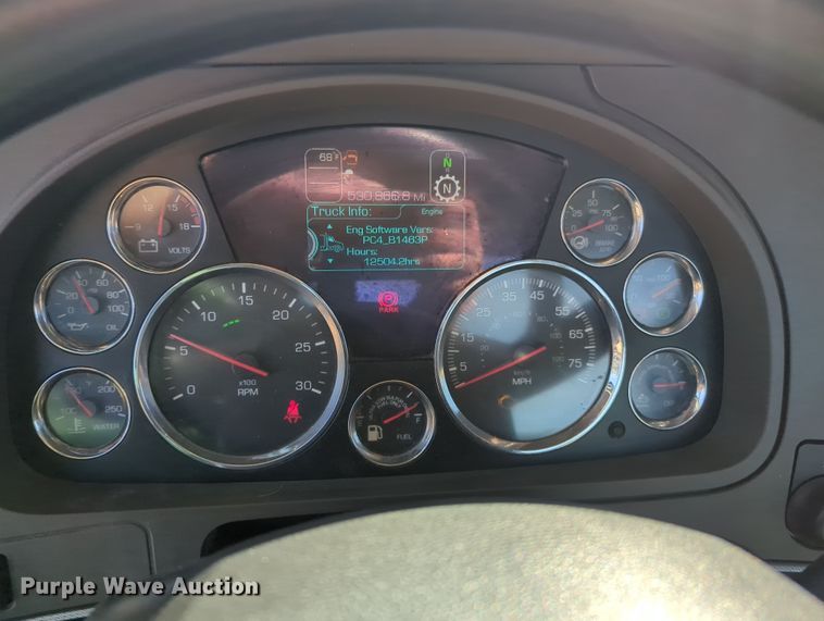 image for item OD9119 2019 Kenworth T680 semi truck