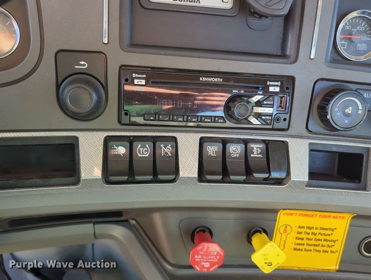 image for item OD9119 2019 Kenworth T680 semi truck