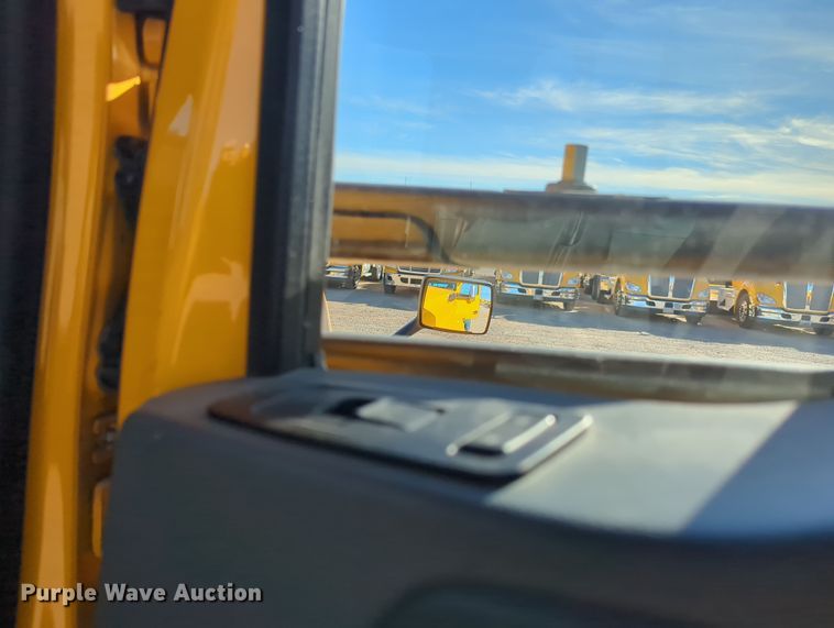 image for item OD9119 2019 Kenworth T680 semi truck