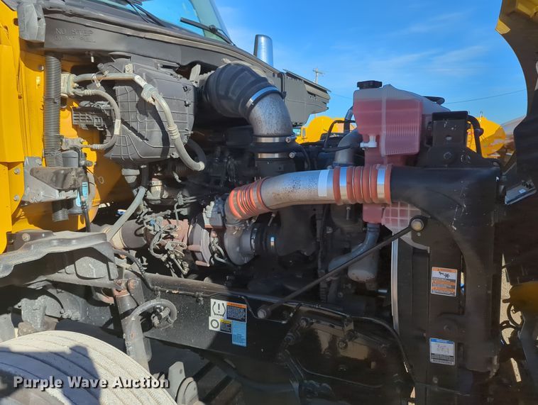 image for item OD9119 2019 Kenworth T680 semi truck