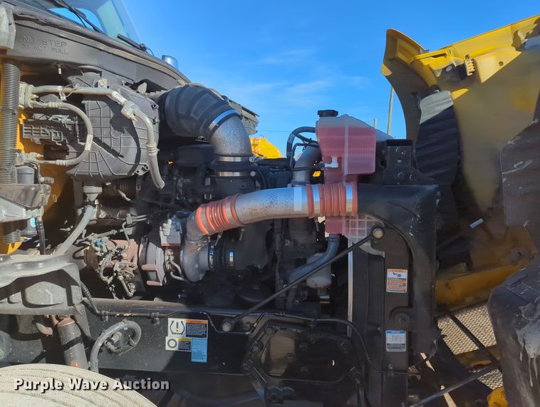 image for item OD9119 2019 Kenworth T680 semi truck