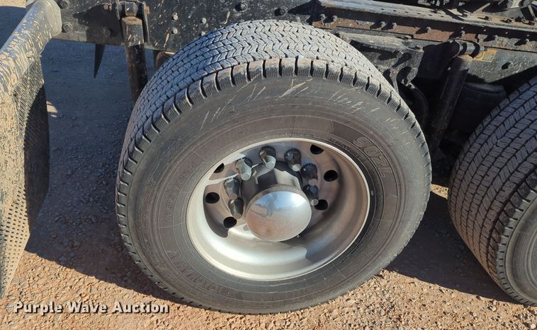 image for item OD9119 2019 Kenworth T680 semi truck