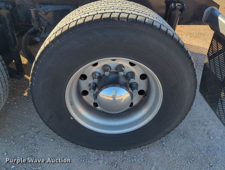 image for item OD9119 2019 Kenworth T680 semi truck