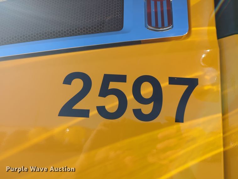 image for item OD9119 2019 Kenworth T680 semi truck