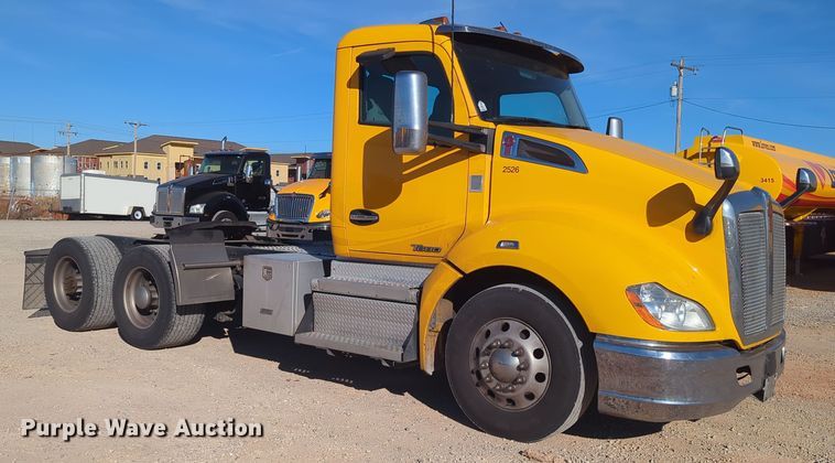 image for item OD9120 2019 Kenworth T680  semi truck