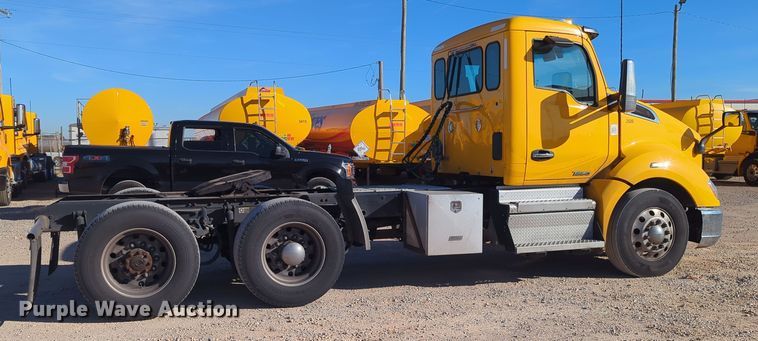image for item OD9120 2019 Kenworth T680  semi truck