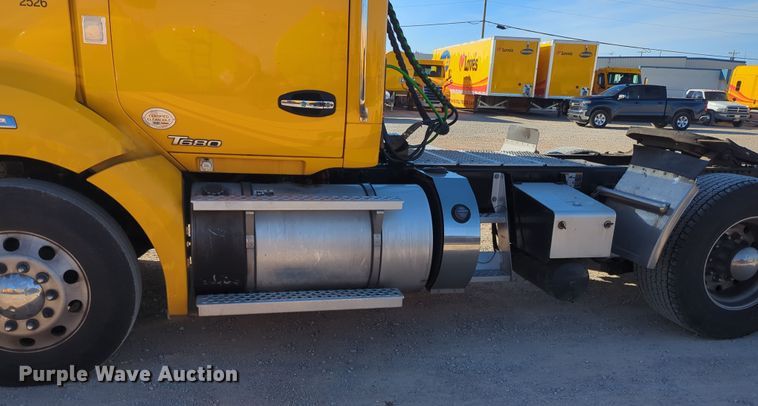image for item OD9120 2019 Kenworth T680  semi truck