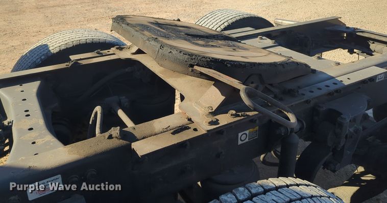 image for item OD9120 2019 Kenworth T680  semi truck