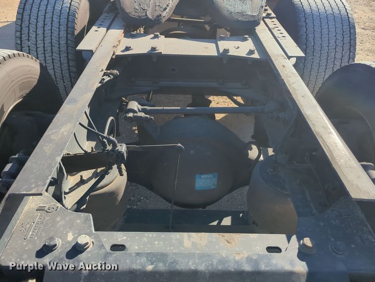 image for item OD9120 2019 Kenworth T680  semi truck