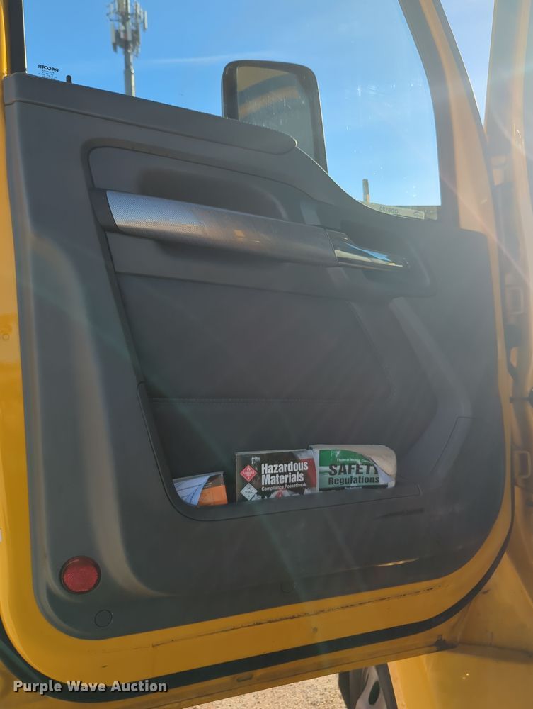 image for item OD9120 2019 Kenworth T680  semi truck