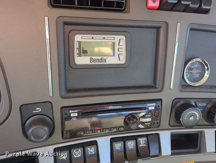 image for item OD9120 2019 Kenworth T680  semi truck