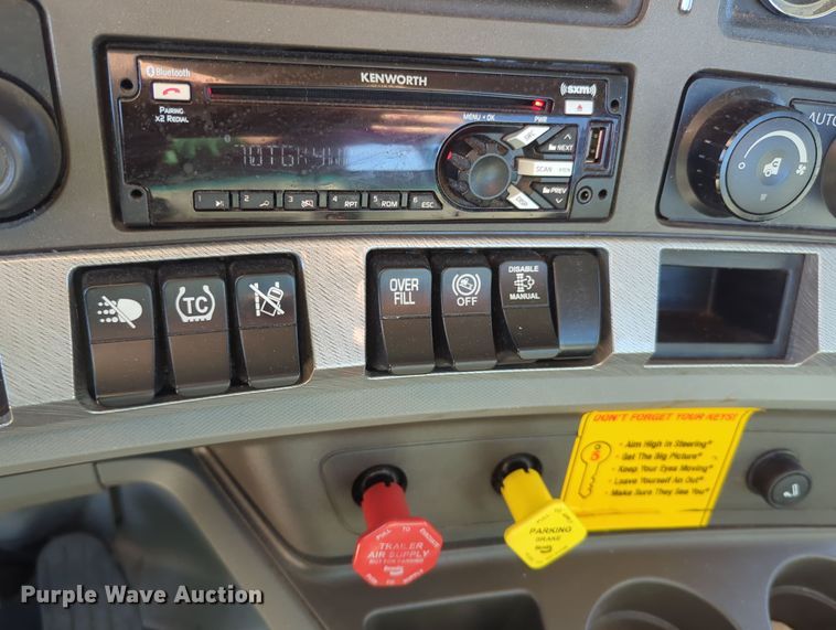 image for item OD9120 2019 Kenworth T680  semi truck