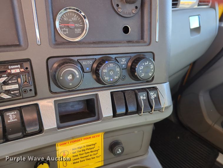 image for item OD9120 2019 Kenworth T680  semi truck