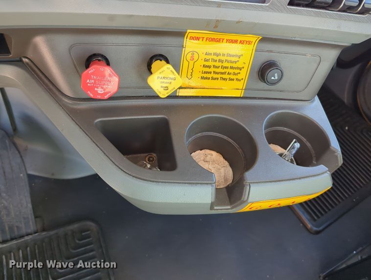 image for item OD9120 2019 Kenworth T680  semi truck