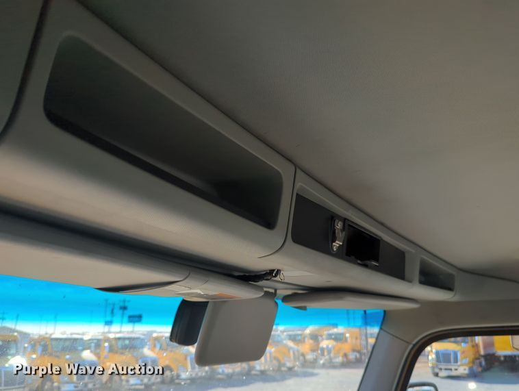 image for item OD9120 2019 Kenworth T680  semi truck