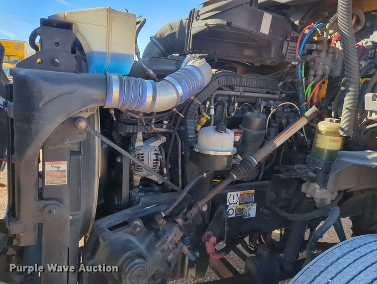 image for item OD9120 2019 Kenworth T680  semi truck