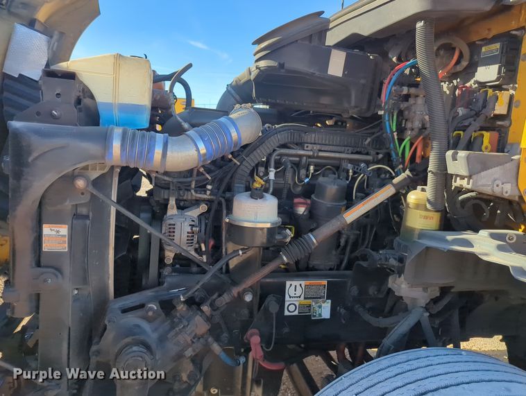 image for item OD9120 2019 Kenworth T680  semi truck