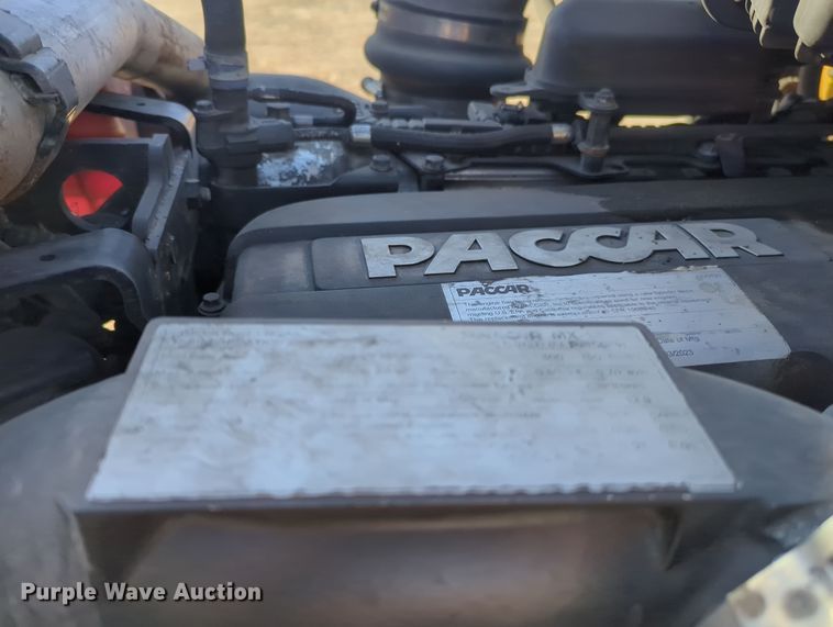 image for item OD9120 2019 Kenworth T680  semi truck