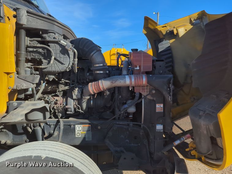 image for item OD9120 2019 Kenworth T680  semi truck