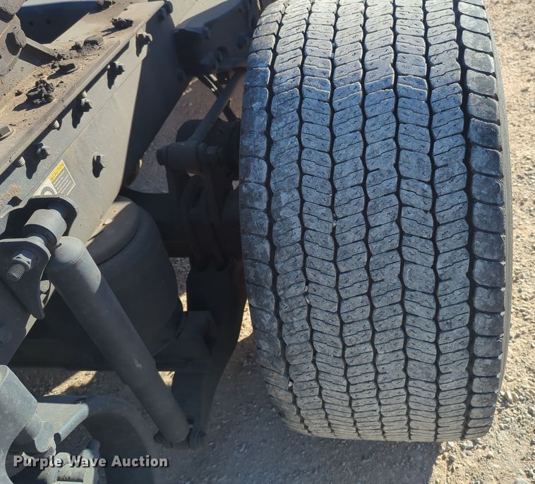 image for item OD9120 2019 Kenworth T680  semi truck