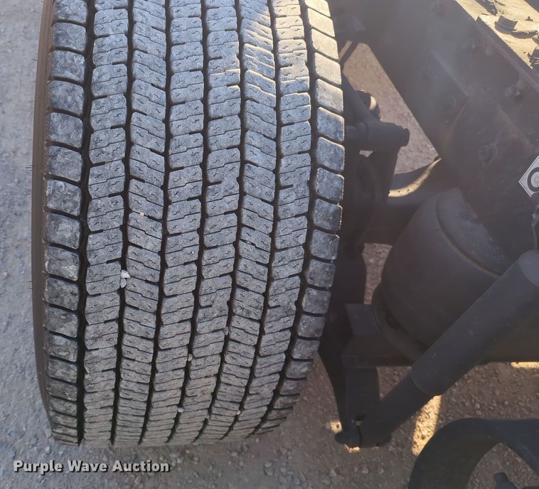 image for item OD9120 2019 Kenworth T680  semi truck