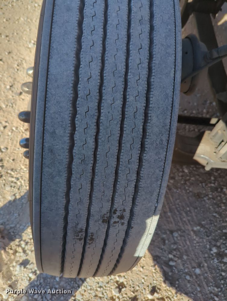 image for item OD9120 2019 Kenworth T680  semi truck