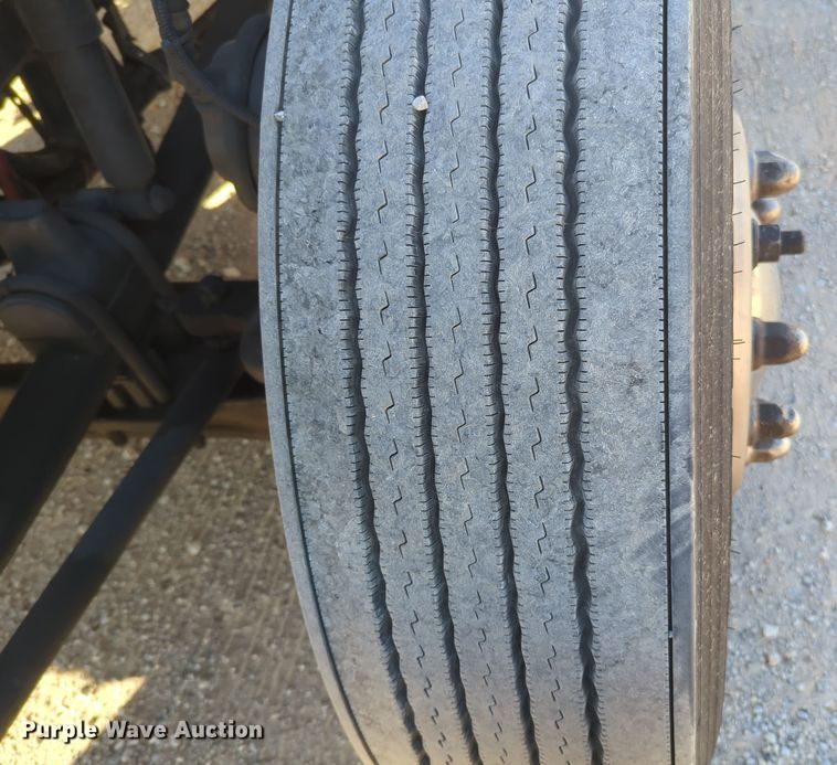 image for item OD9120 2019 Kenworth T680  semi truck