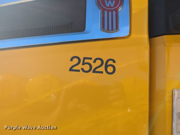 image for item OD9120 2019 Kenworth T680  semi truck