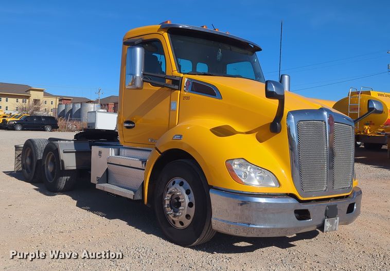 image for item OD9121 2020 Kenworth T680  semi truck