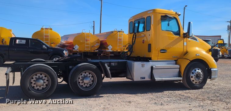 image for item OD9121 2020 Kenworth T680  semi truck
