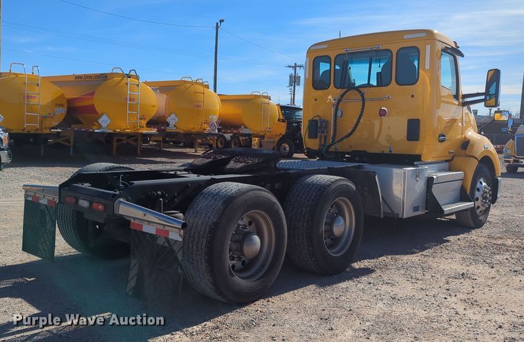 image for item OD9121 2020 Kenworth T680  semi truck