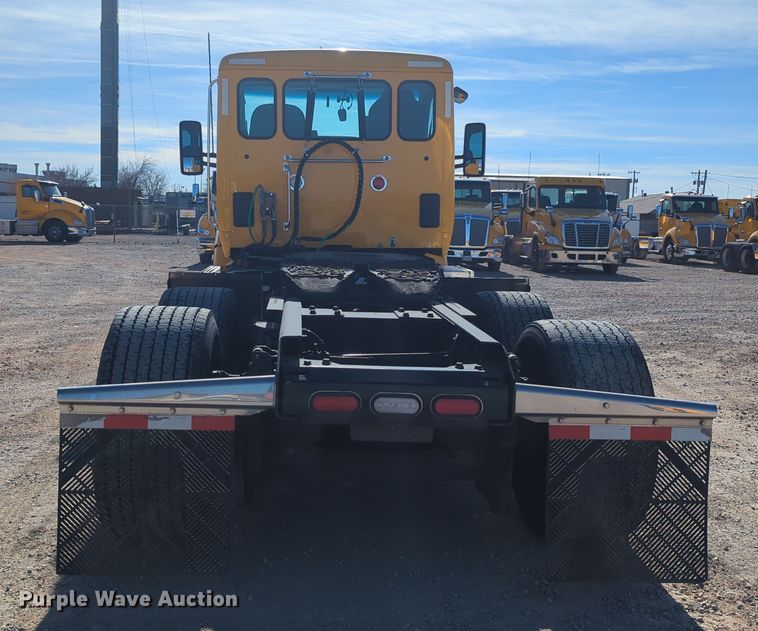 image for item OD9121 2020 Kenworth T680  semi truck