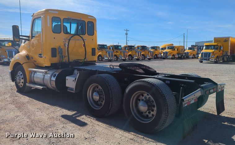 image for item OD9121 2020 Kenworth T680  semi truck