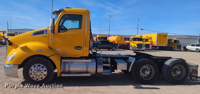 image for item OD9121 2020 Kenworth T680  semi truck