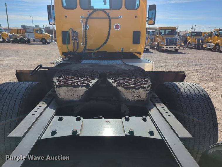 image for item OD9121 2020 Kenworth T680  semi truck